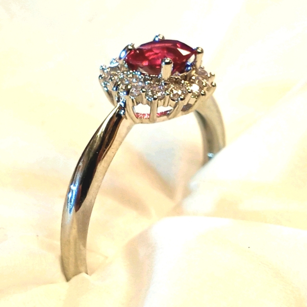 Raspberry Ruby, Brilliant Cut. - image 2